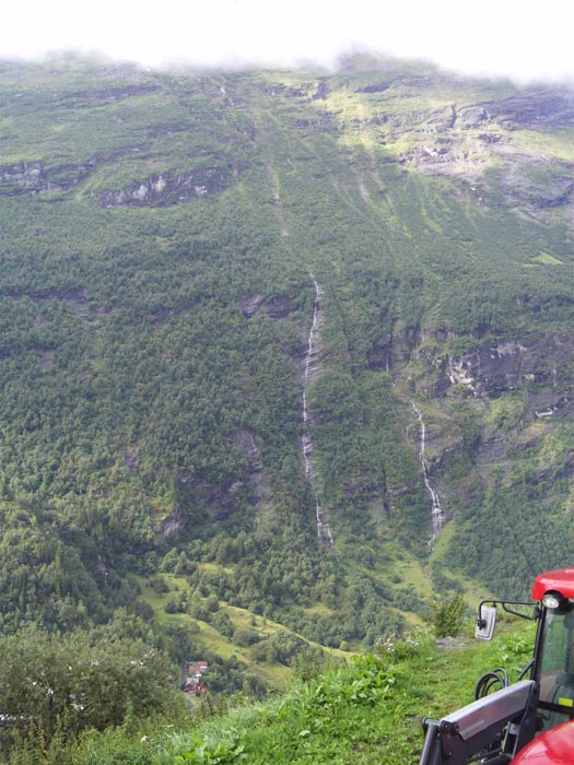 green-excursion-dalsnibba-geirangerfjord
